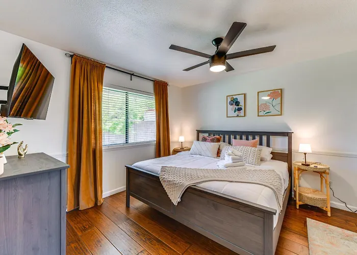Near Golf! Desert W/ Private Pool In